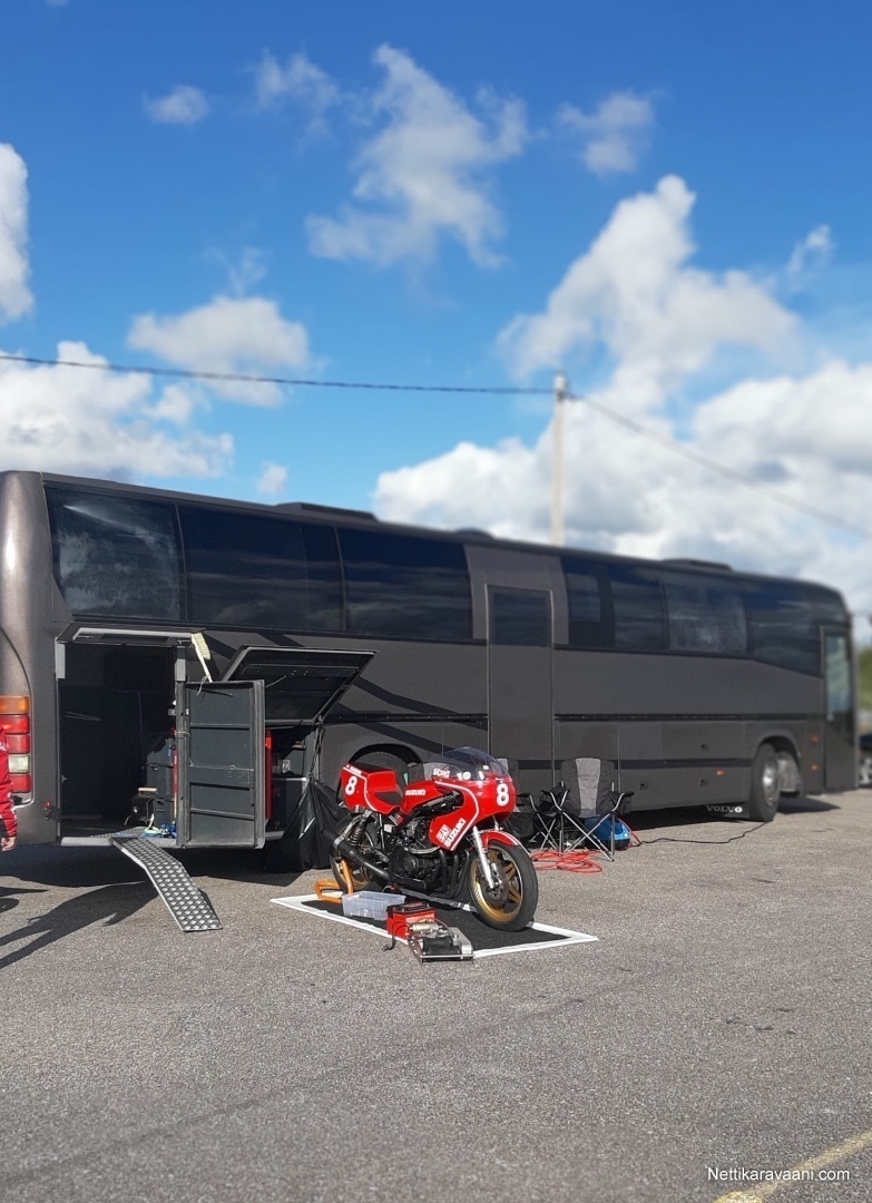 Omavalmiste B 10 M 65, Volvo B10M65 1982 - Matkailuauto - Nettikaravaani