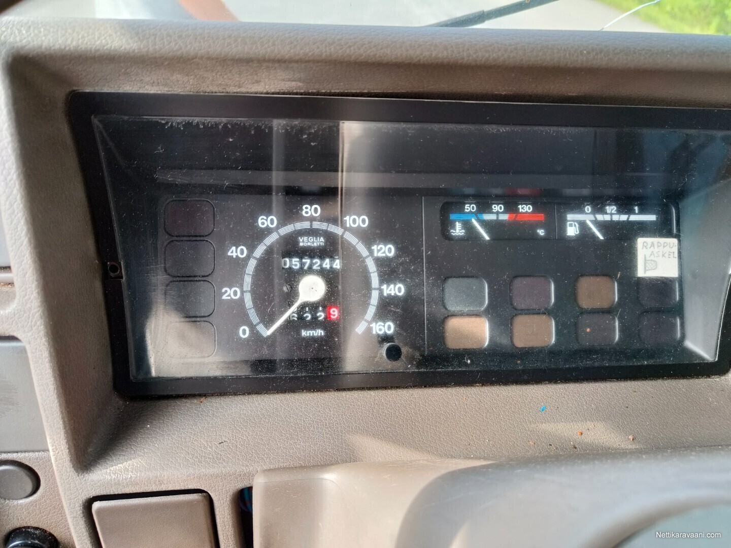 7 / 15
