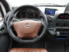 Mercedes-Benz 