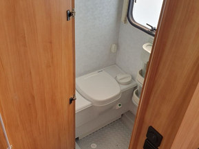 Adria 542