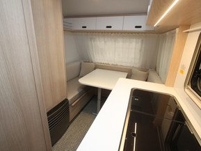 Adria Aviva