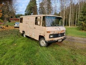 Mercedes-Benz 407